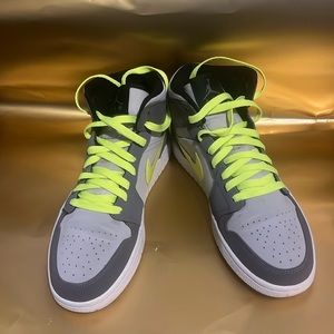 Jordan Mens Sneaker